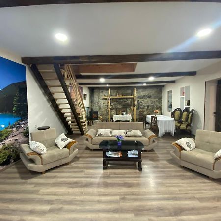 Iuri Udesiani'S Guesthouse 메스티아 외부 사진
